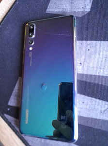Huawei P20 PRO 128GB + 3 чехла (2 фото из 5)