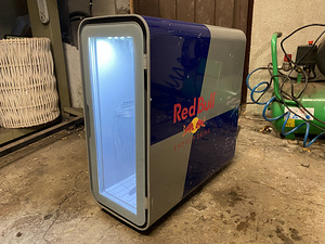 Red Bull külmik (3 foto / 3)