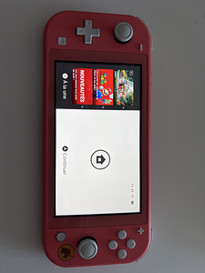 Nintendo Switch Lite - как новый (1 фото из 4)