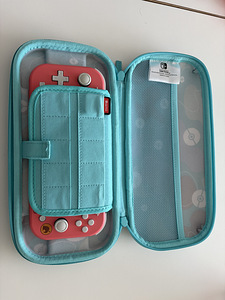 Nintendo Switch Lite - как новый (3 фото из 4)