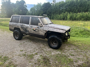 Nissan Patrol 260 (4 foto / 6)