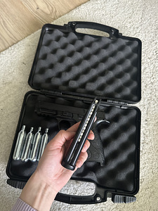 Airsofti püstol (6 foto / 8)