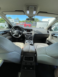 Audi Q7 3.0L V6 Quattro (7 foto / 12)