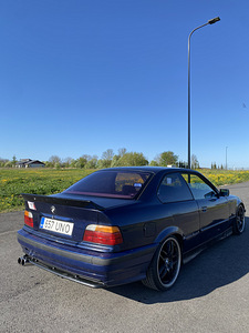 BMW 318is (4 foto / 13)