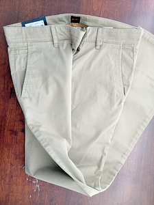 Брюки Hugo Boss (2 фото из 2)
