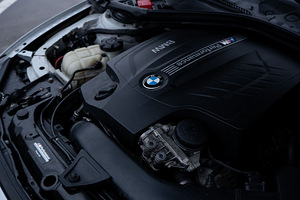BMW 335 X-Drive M Package 3.0 225kW (13 фото из 15)