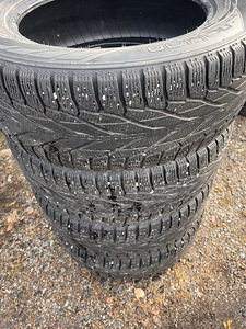 Rehv Nokian Hakkapeliitta R2 225/60/R17 (1 foto / 4)
