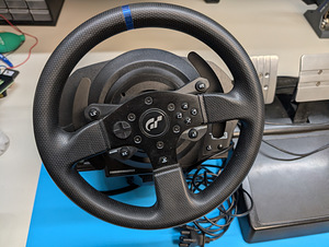 Thrustmaster T300 RS GT Edition (3 фото из 6)