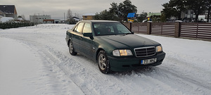 Mercedes-Benz C180 (6 foto / 8)