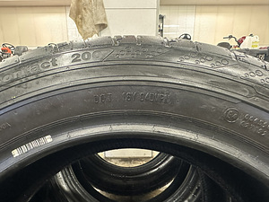 225/55R17C Continental (4 foto / 4)