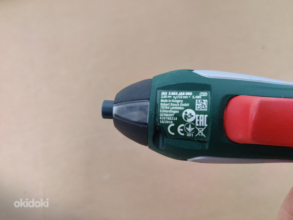 Аккумуляторная отвертка Bosch IXO (фото #2)