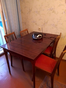 СТОЛ И 6 СТУЛЬЕВ (1 фото из 2)