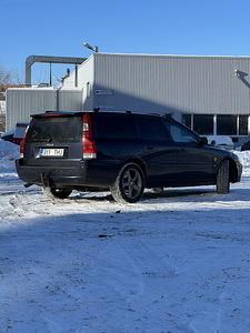 Volvo v70 AWD manuaal (2 foto / 9)