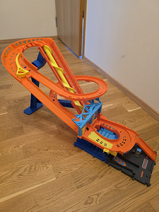 Горки Hotwheels (2 фото из 2)
