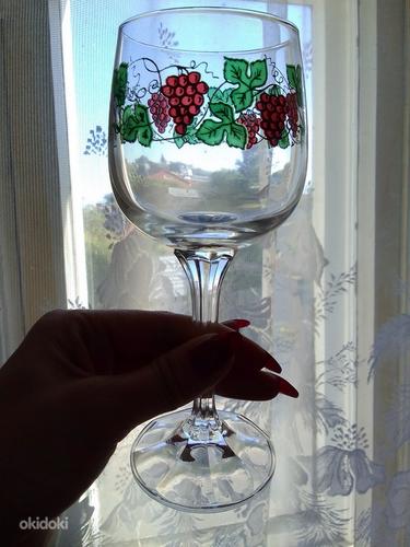 Супер красивые хрустальные бокалы с виноградом (фото #1)