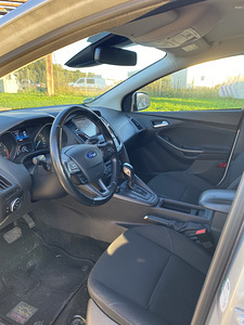 Ford Focus 2.0 2016 (8 фото из 13)