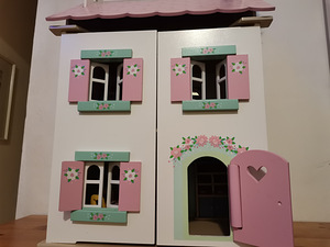 Le Toy Van Sweetheart nukumaja mööbliga (5 foto / 6)