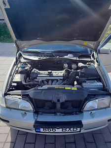 Volvo v70 (12 фото из 13)