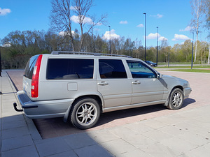 Volvo v70 (13 фото из 13)