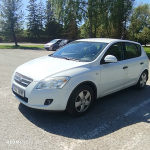 Kia Ceed Registreerimistasu on makstud. (6 foto / 9)