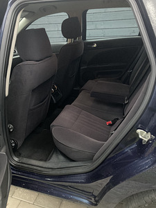 Alfa Romeo 159 Sportwagon 1,9 JTDM 110kw 2007a (11 foto / 15)