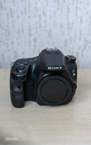Sony A-58, koos kolme objektiiviga ning kolme filtriga (foto #3)
