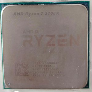 AMD Ryzen 7 2700X AM4 + stock Wraith Stealth cooler (1 foto / 3)