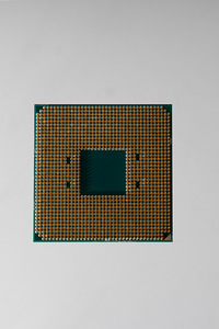 AMD Райзен 7 2700x (4 фото из 4)