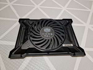 Cooler Master NotePal X-SLIM II sülearvuti alus (3 foto / 3)