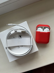 AirPods 2 (2 фото из 3)