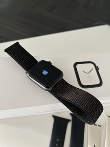 Apple watch series 4 40mm (1 foto / 3)