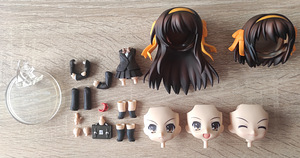 Haruhi Suzumiya anime figuur & DVD (2 foto / 3)