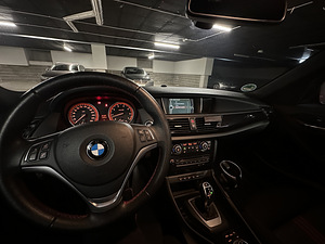 BMW X1 xDrive20i Sport line (8 foto / 15)