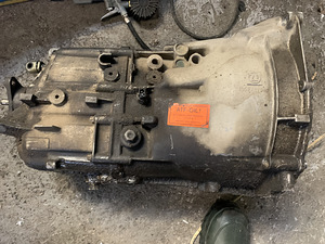 M54b30 manu kast (2 foto / 2)