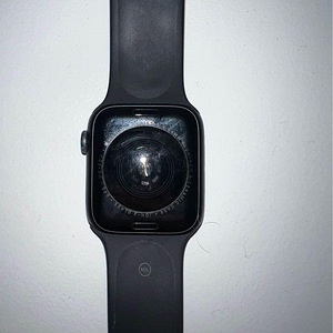 Apple Watch Series 5 Aluminium + GPS (44mm) (2 foto / 3)