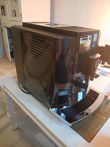 Müüa uus pakendis Jura E8 Piano Black kohviaparaat! (6 foto / 7)