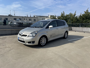 Toyota 2.2 130kw 2008 (3 foto / 12)