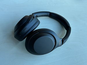 Sony WH-1000XM4 (2 foto / 4)