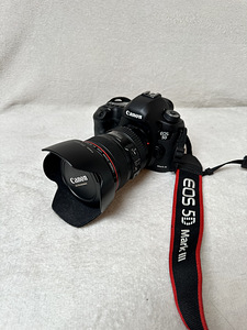 Продам камеру Canon Eos5D mark III + Canon Zoom Lens EF 24-1 (3 фото из 4)