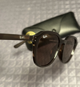 Originaal RayBan päikeseprillid + tasuta prillid (4 foto / 10)