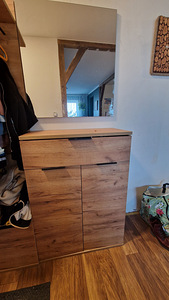 Esikukapp ja peegel (1 foto / 2)