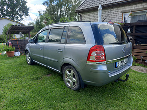 Opel Zafira (2 foto / 9)