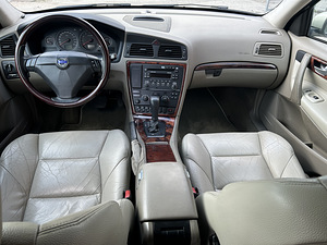 Volvo S60 2.5T AWD (5 foto / 5)