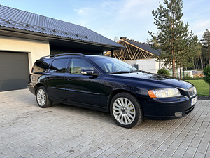 Volvo V70 D5 AWD (11 foto / 14)