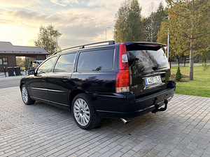 Volvo V70 D5 AWD (13 foto / 14)