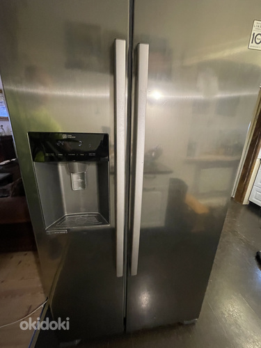 Двухсторонний холодильник. Двухдверный холодильник LG. (фото #1)