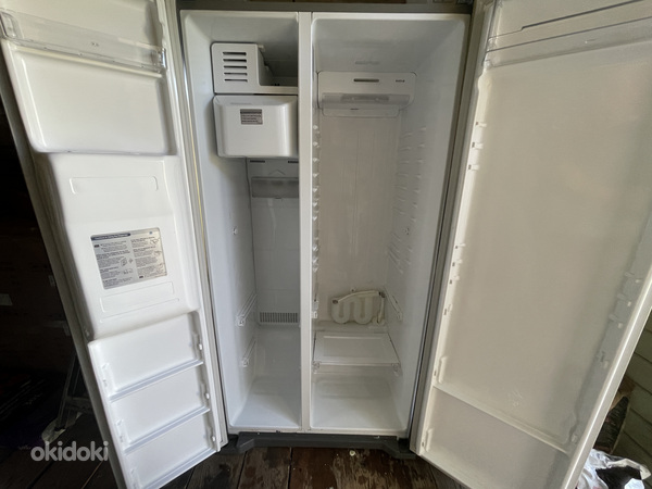 Двухсторонний холодильник. Двухдверный холодильник LG. (фото #7)