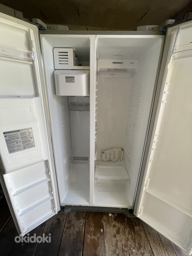 Двухсторонний холодильник. Двухдверный холодильник LG. (фото #8)