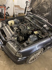 М: двигатель BMW e36 m52b28 (4 фото из 4)