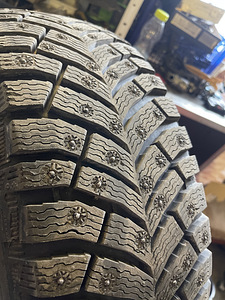 M: michelin x-ice north 4+ alumiinium plekkveljega 5x120 (3 foto / 5)
